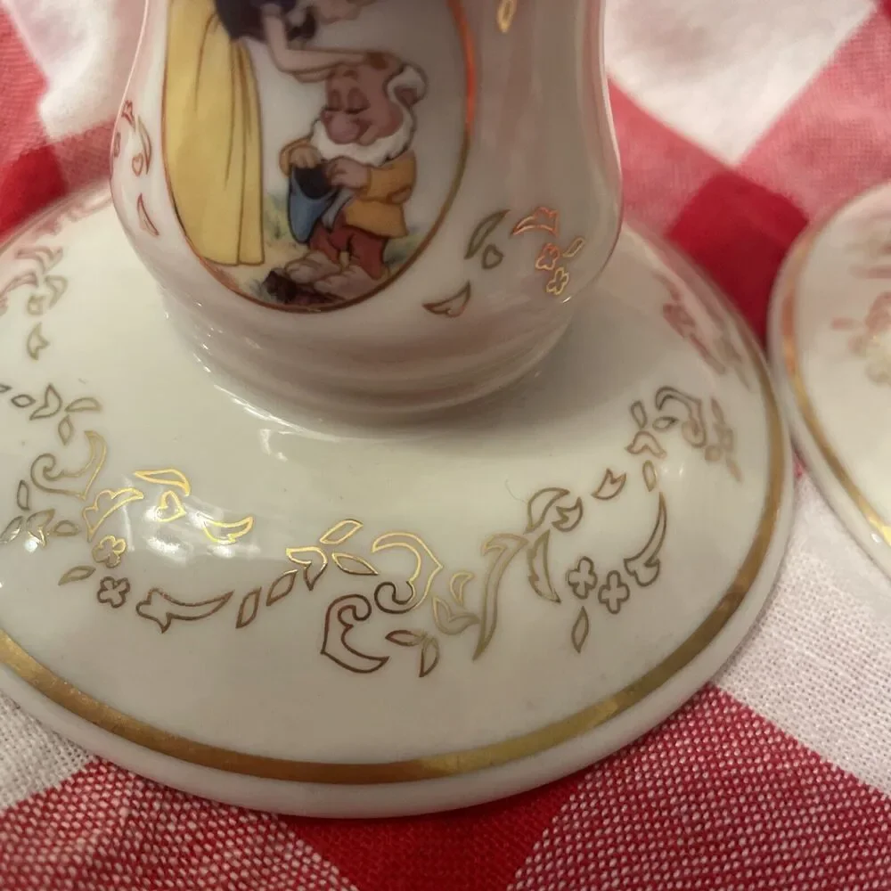 Lenox Disney Fine China 24k Gold “Snow White”Candlesticks Set of 2 5” Tall